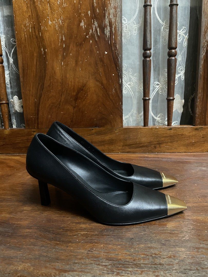 Ferragamo Gold Toe, Black Leather (Category: Sneakers & Footwear) located in Manila. Submitted by rwvhn.aly (Listing ID 1468693070, Image 2). Description: pm for the other details. .