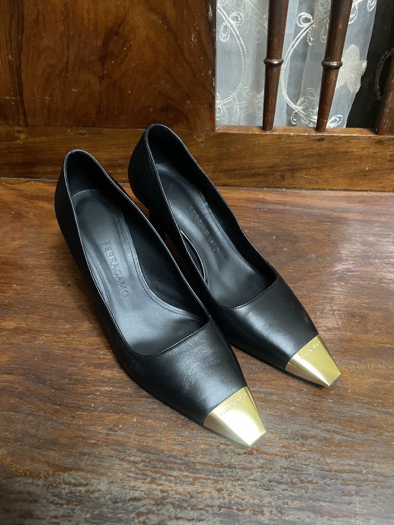 Ferragamo Gold Toe, Black Leather (Category: Sneakers & Footwear) located in Manila. Submitted by rwvhn.aly (Listing ID 1468693070, Image 1). Description: pm for the other details. .