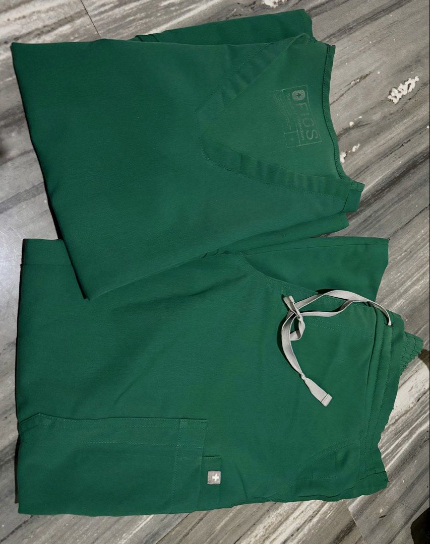 Figs scrubsuit 3 set for take all (Category: Others Tops) located in Naga. Submitted by closet_redux (Listing ID 1468578042, Image 3). Description: Figs scrubsuit All in small size Top casma Pants yola ( altered kasya sa 5 flat height) Green pants altered to waist line ( green pants only) .