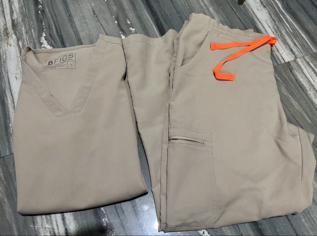 Figs scrubsuit 3 set for take all (Category: Others Tops) located in Naga. Submitted by closet_redux (Listing ID 1468578042, Image 1). Description: Figs scrubsuit All in small size Top casma Pants yola ( altered kasya sa 5 flat height) Green pants altered to waist line ( green pants only) .