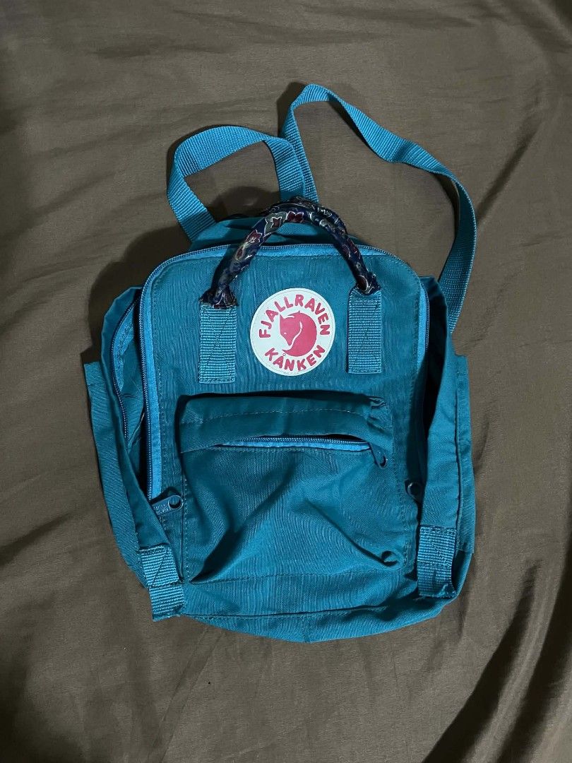 Fjallraven Kanken Backpack Teal Blue (Category: Backpacks) located in Iloilo. Submitted by lovedbymyl (Listing ID 1468604051, Image 1). Description: Fjallraven Kanken Mini Backpack — Teal Blue ・Lightly used— for school events lang usually. ・Compact, cute & madaming mailalagay huhu as in parang backback ni doraemon ・Includes a main zipper, mini front pocket and two side pockets. ・ well kept, washed & ready for new owner. Selling because no longer 