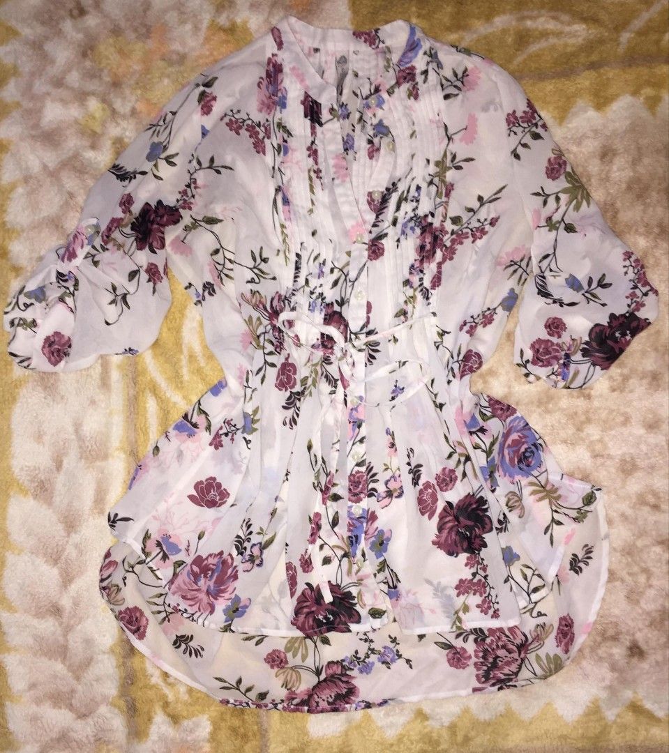 Floral Chiffon Blouse Dress (Category: Dresses) located in Dasmarinas. Submitted by pepperronnie (Listing ID 1468600106, Image 1). Description: This is a floral chiffon tunic / high-low blouse dress 🌸 - Style: Tunic-length top / mini dress — loose fit with a self-tie waist belt to define your shape ​ - Details: Mandarin collar, pintuck pleats at the front, button-down placket, 3/4 tie-sleeves, and a high-low hem (shorter at front, longer at back
