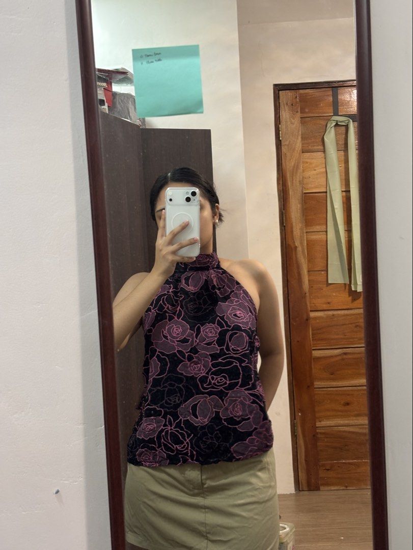 Floral halter tie top (Category: Sleeveless) located in Bulacan. Submitted by reiixx (Listing ID 1468667528, Image 2). Description: Small to medium frame *backless & garterized *floral pattern *perf for casual/lunch date .
