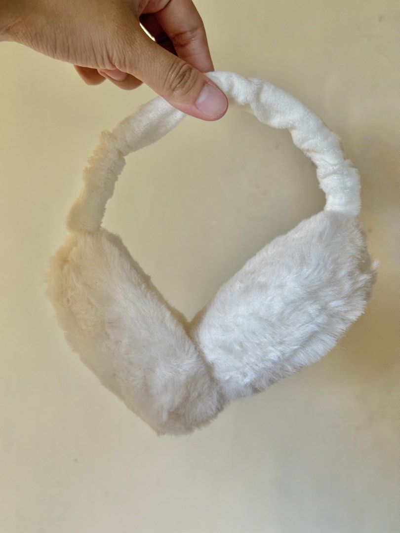 Fluffy White Winter Earmuffs (Category: Other Accessories) located in Caloocan City. Submitted by _declutterbym (Listing ID 1468572680, Image 2). Description: - Never been used. - RFS: not for me.
