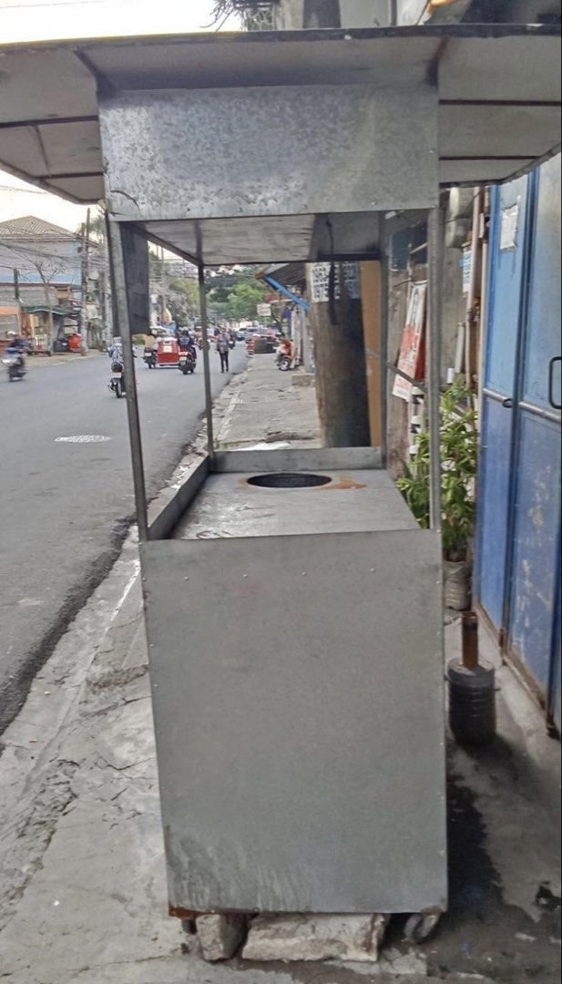 Food Cart (Category: Other Home Furniture) located in Manila. Submitted by qualityjapanitem (Listing ID 1468702200, Image 3). Description: For Sale Food Cart Usable As Is Signs of Used Full Metal Price Negotiable.