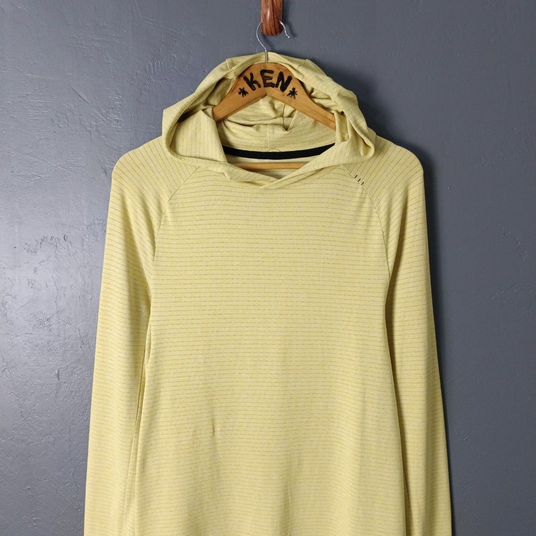 For Men - Lululemon - Training Hoodie (Category: Tshirts & Polo Shirts ) located in Bacolod City. Submitted by drop.ph (Listing ID 1468580696, Image 3). Description: Lululemon - Drysense Training Hoodie Authentic *Size S - 18.5x27.5, 29 back *Very Good *Minor lints *Price: 680php *Add SF if outside Bacolod City.