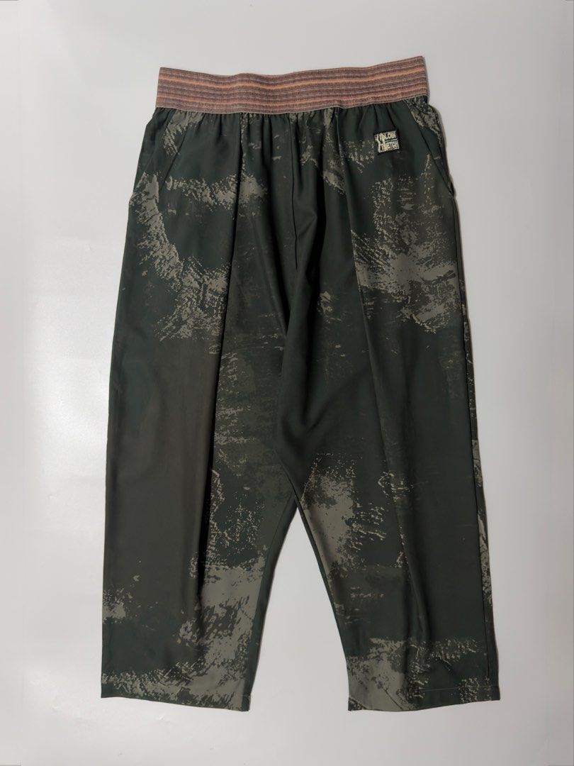 For sale (Category: Joggers) located in Marikina City. Submitted by skkagawad041591 (Listing ID 1468636658, Image 1). Description: Kapital Size 3 (large ) Dimension Waistline 30-38 | Length 36 | Leg o. 9 Good as new.