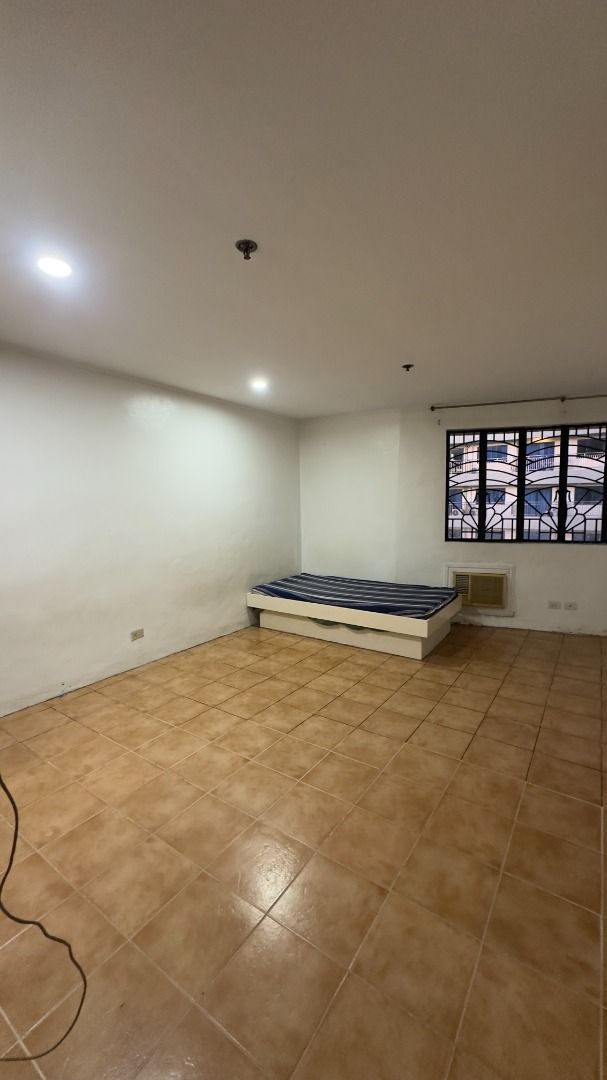 FOR SALE/ RENT - KASSEL CONDO, Taft ave NEAR DLSU/CSB (Category: Apartments & Condos) located in Las Pinas. Submitted by vintagesorceressstudio (Listing ID 1462178147, Image 3). Description: Kassel Condo, Taft ave Near CSB and DLSU and train station 26-28sqm comes with: AC and cabinet, bed & bed frame NO PETS 23rd floor SALE - 2M, negotiable! RENT - 10k/mo + assoc dues no rental increase 1 mo advance(applied to first mo) + 2 mo deposit PDC’s pref