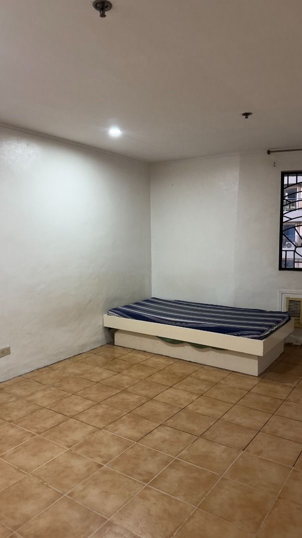 FOR SALE/ RENT - KASSEL CONDO, Taft ave NEAR DLSU/CSB (Category: Apartments & Condos) located in Las Pinas. Submitted by vintagesorceressstudio (Listing ID 1462178147, Image 2). Description: Kassel Condo, Taft ave Near CSB and DLSU and train station 26-28sqm comes with: AC and cabinet, bed & bed frame NO PETS 23rd floor SALE - 2M, negotiable! RENT - 10k/mo + assoc dues no rental increase 1 mo advance(applied to first mo) + 2 mo deposit PDC’s pref