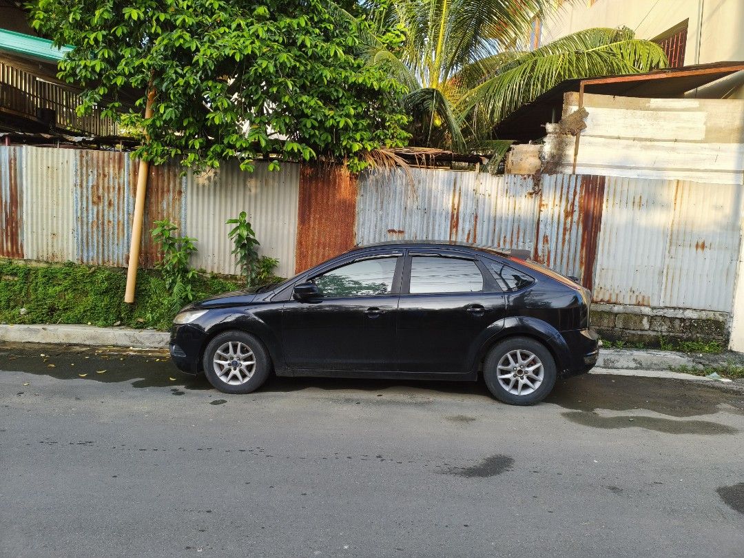 Ford Focus 1.6 5-Dr (A) (Category: Used Cars) located in Caloocan City. Submitted by jay27_0103 (Listing ID 1468558654, Image 3). Description: 2009 Ford focus 1.8 petrol engine new heavy PMS new brake pads (front and back) new condenser new touch screen entertainment center new camber and wheel alignment.