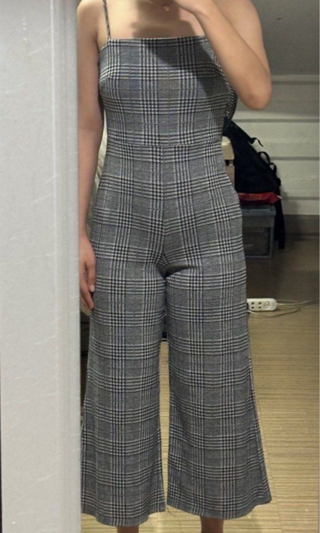 Forever21 Plaid Gray Fitted Jumpsuit (Category: Jumpsuits) located in Binan City. Submitted by myprelovedhaul (Listing ID 1468592442, Image 3). Description: Fits xs to small, ankle length - no when worn photos! - last price posted! - please message only if sure buyer! - limited replies only. - Available unless mark as sold. - Ship via j&t or lalamove for same day. -Mode of payment: Gcash 📍Biñan Laguna .