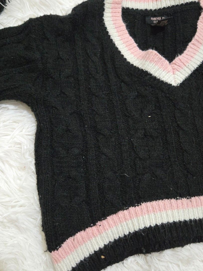 Forever 21 Jacket (Category: Babies & Kids Fashion) located in Manila. Submitted by avi_r (Listing ID 1468576305, Image 3). Description: for 4-5 years old.