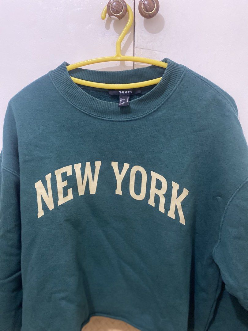 Forever 21 NY (Category: Longsleeves) located in Pasig City. Submitted by avery4444 (Listing ID 1468705059, Image 3). Description: Decluttering cloths na hndi na ngagamit sa closet .
