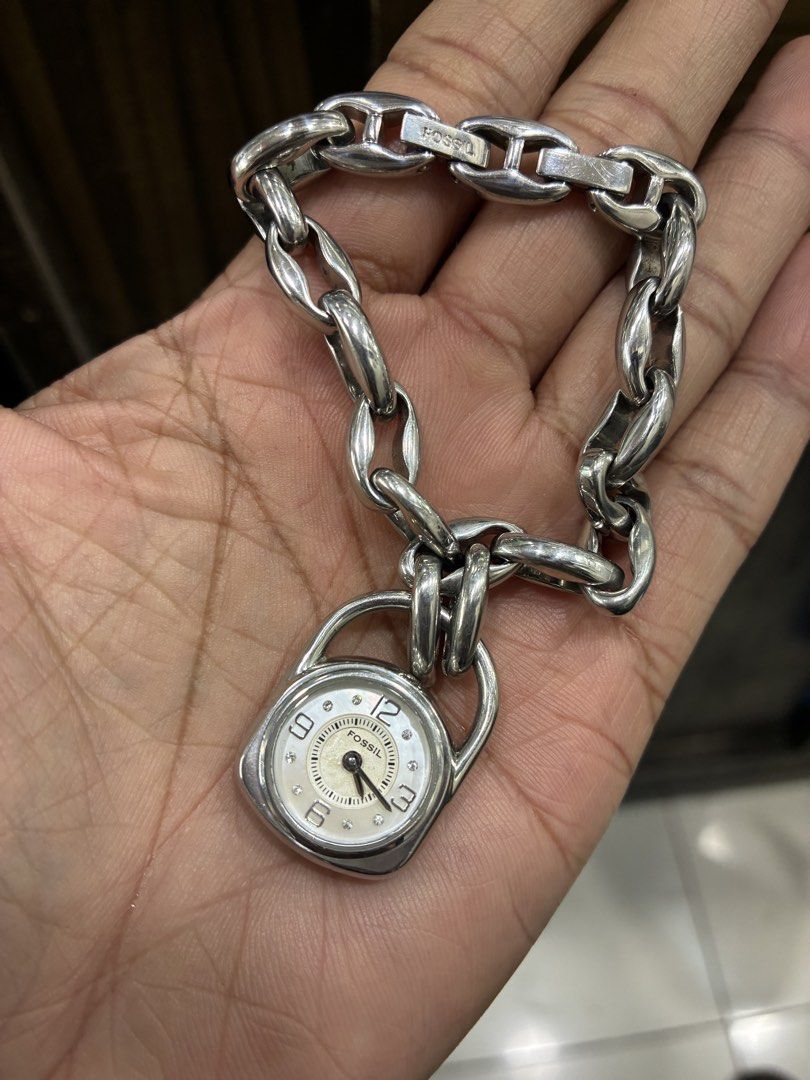 Fossil Bangle (Category: Women's Watches) located in Manila. Submitted by tictac921 (Listing ID 1468612446, Image 2). Description: .