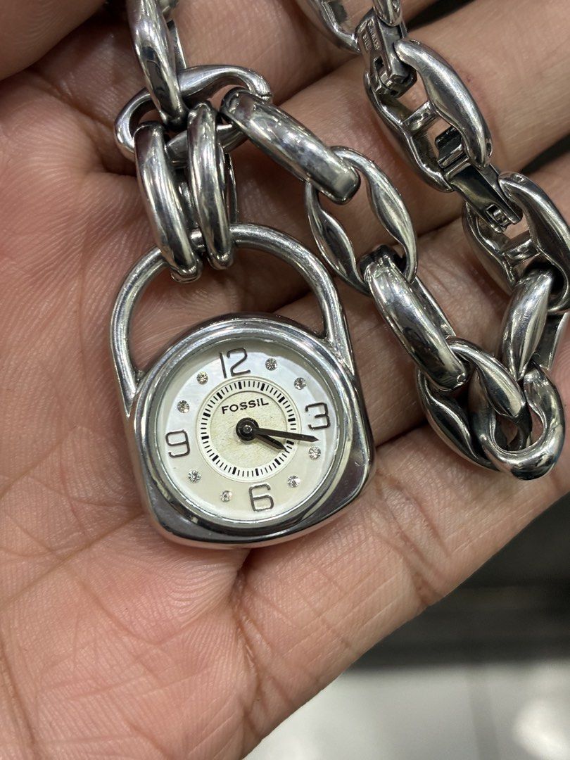 Fossil Bangle (Category: Women's Watches) located in Manila. Submitted by tictac921 (Listing ID 1468612446, Image 1). Description: .