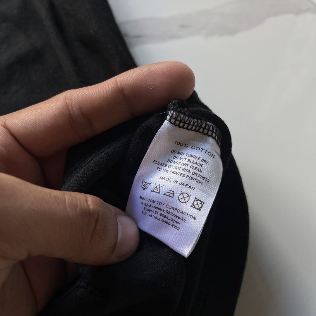 Fragments (Category: Tshirts & Polo Shirts ) located in Lucena. Submitted by RAGGGGSSSS (Listing ID 1468631546, Image 3). Description: Fragments x Medicom Toy Small on Tag 26x19 Verygood Condition 9/10 Color Rate Authentic No major issue 1000 .