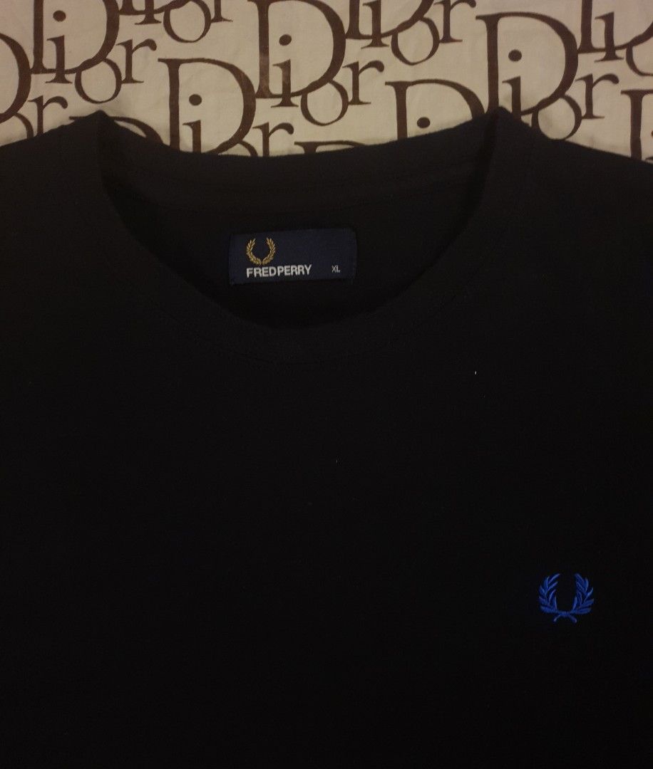 Fred perry boxy tshirt (Category: Tshirts & Polo Shirts ) located in San Fernando. Submitted by retro.district. (Listing ID 1468711851, Image 2). Description: - Fred perry boxy tshirt - Size: XL - Condition: Excellent - issue: stain - Color Rate: 9.5/10.