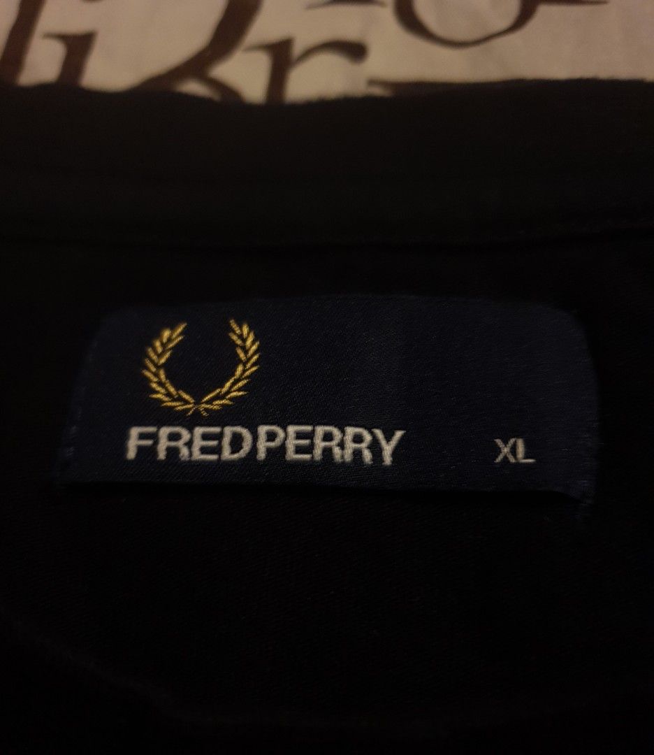 Fred perry boxy tshirt (Category: Tshirts & Polo Shirts ) located in San Fernando. Submitted by retro.district. (Listing ID 1468711851, Image 3). Description: - Fred perry boxy tshirt - Size: XL - Condition: Excellent - issue: stain - Color Rate: 9.5/10.
