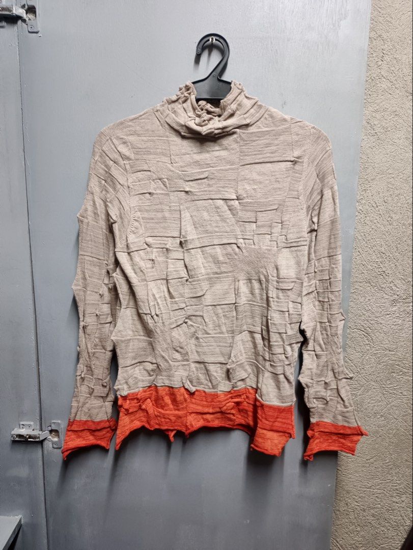 FUGA FUGA (Category: Longsleeves) located in Dasmarinas. Submitted by jessputrages (Listing ID 1468600591, Image 1). Description: For sale Fuga fuga Excellent condition No issue 550 plus shipping fee Pm for more details.