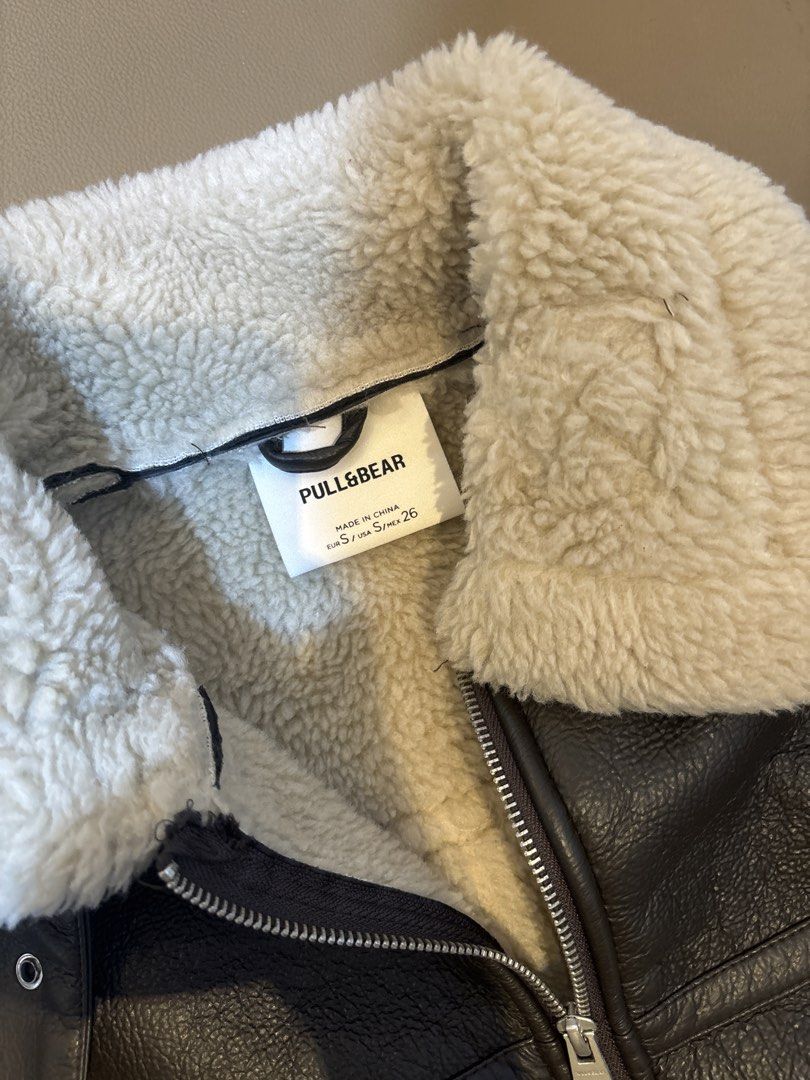 Funnel Neck Fur Aviator Jacket (Category: Coats, Jackets and Outerwear) located in Marikina City. Submitted by prelovedmgs (Listing ID 1468591109, Image 2). Description: - Faux Leather Aviator Fur Jacket - Small, boxy/cropped type - Height n Weight for ref: 5'3, 50kg - Used one time only (1 trip) - No flaws Last price posted..
