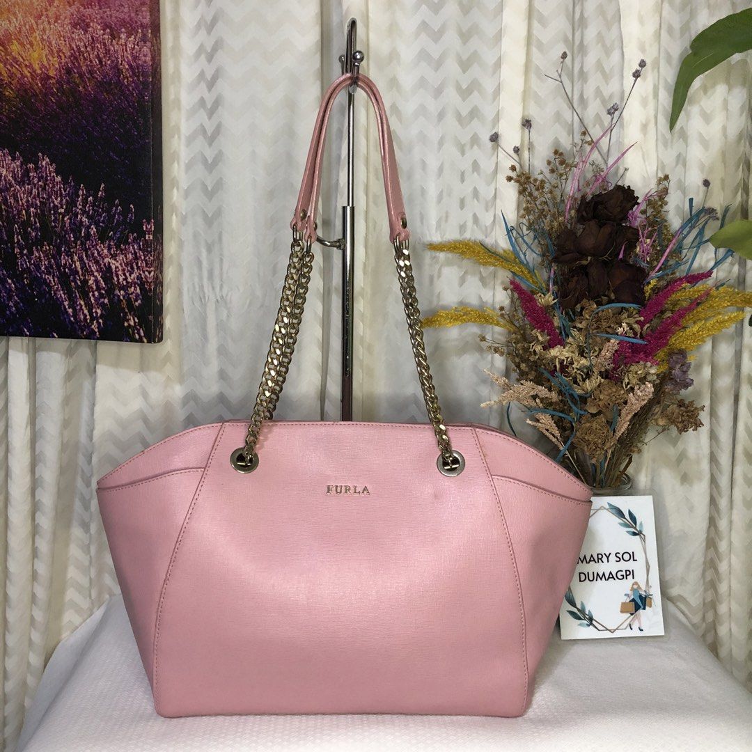 Furla Julia (Category: Tote Bags) located in Puerto Princesa. Submitted by mariasolidad (Listing ID 1468613546, Image 1). Description: .