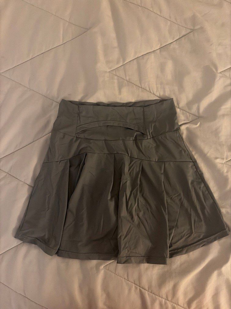 Fuyogi Skirt (Category: Skirts) located in Manila. Submitted by helpherdeclutter (Listing ID 1468526985, Image 2). Description: used 2x, bought from orange app.