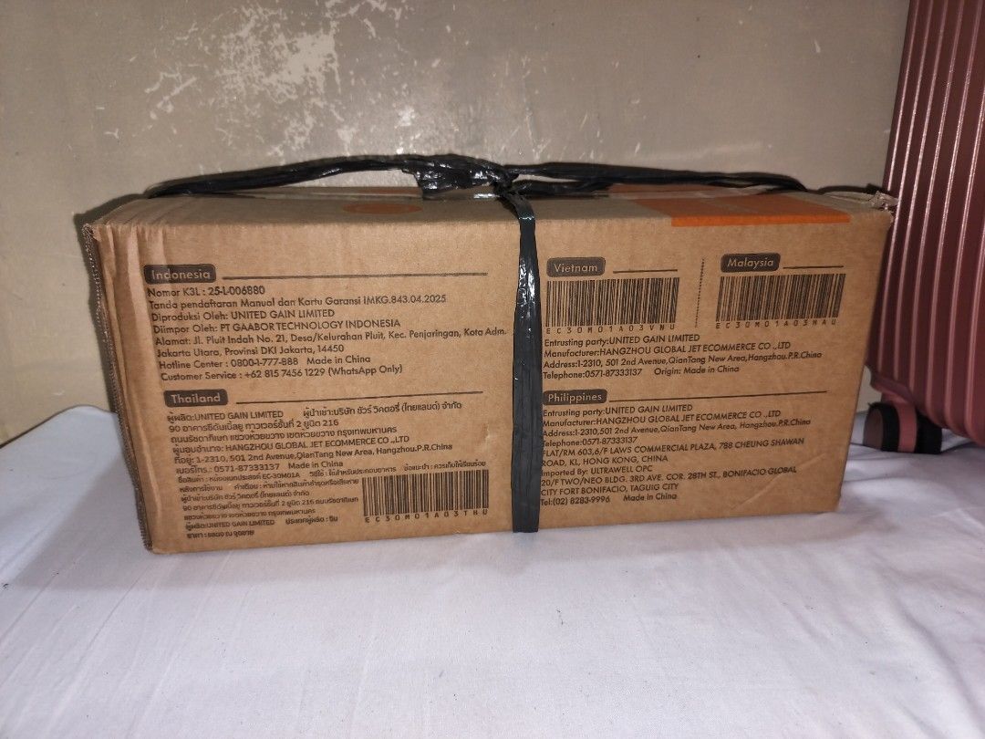 Gaabor Electric Pot EC-30M01A (Category: Cookware & Accessories) located in Pasay City. Submitted by onlineshop.ni.ron (Listing ID 1468504523, Image 2). Description: - Brand: Gaabor - Model: EC-30M01A - Condition: Brand new, unopened, and sealed in original factory packaging with plastic strap - Features: Multi-purpose electric pot, ideal for daily cooking and easy meals For inquiries you can send me a direct message. I am always online. Can also