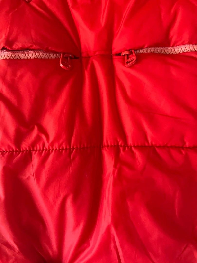 Gap Puffer Red Tote Bag (Category: Luxury Bags & Wallets) located in Sindangan. Submitted by waterbop (Listing ID 1468542332, Image 2). Description: - EXCELLENT CONDITION - ISSUE ( PIN STAIN SEE PICS ) - NO MAJOR FLAWS - 10/10 COLOR RATE LOC ZAMBOANGA DEL NORTE.