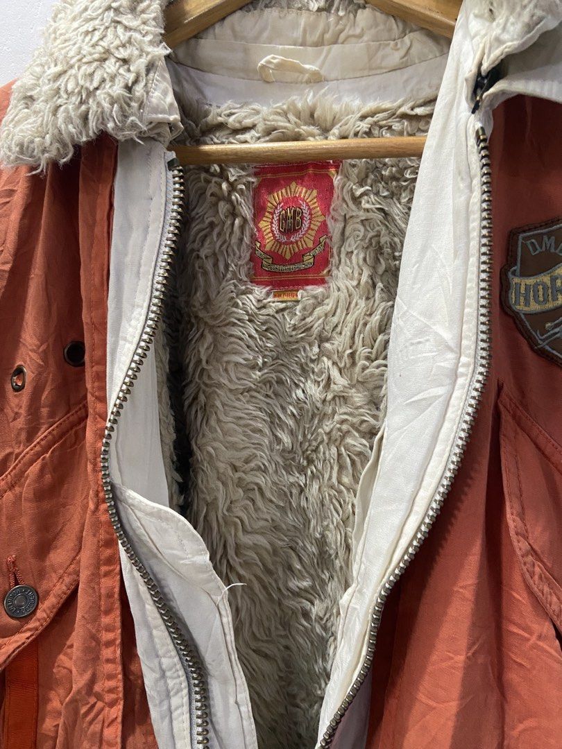Gembony 1990s DMB Hornets Bomber Jacket (Category: Coats, Jackets and Outerwear) located in Tukuran. Submitted by retrothrifter88 (Listing ID 1468594844, Image 3). Description: 24x25 Large to xl .