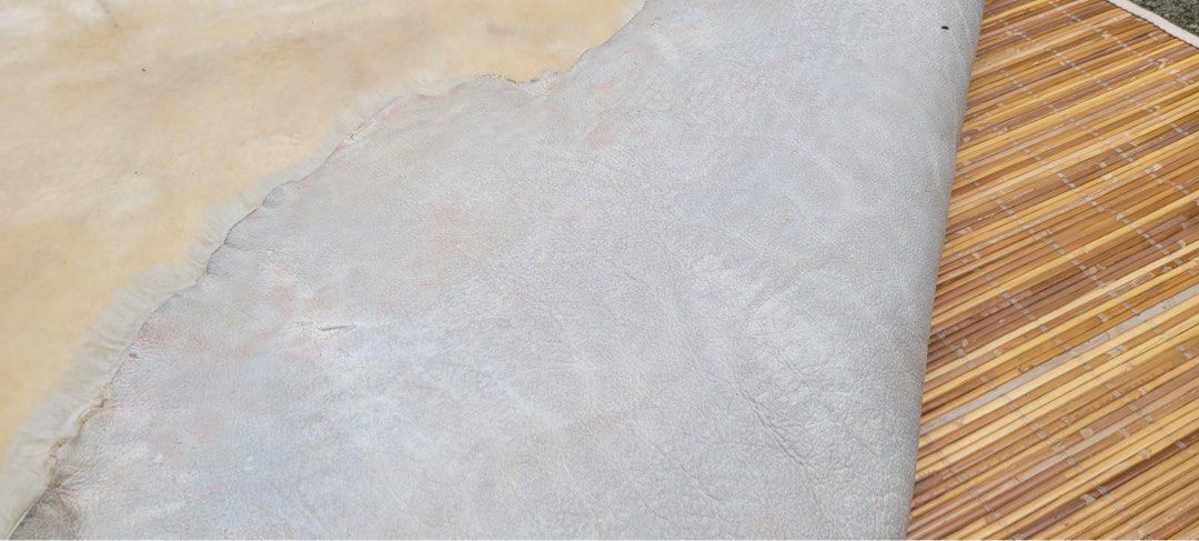 GENUINE NATURAL SHEEPSKIN RUG (Category: Carpets, Mats & Flooring) located in Sablan. Submitted by gongonshelley12 (Listing ID 1468562146, Image 2). Description: 👉👉4000 ONLY👈👈 GENUINE NATURAL SHEEPSKIN RUG ANG LAKI NETO MGA MADAM EXCELLENT CONDITION PO.
