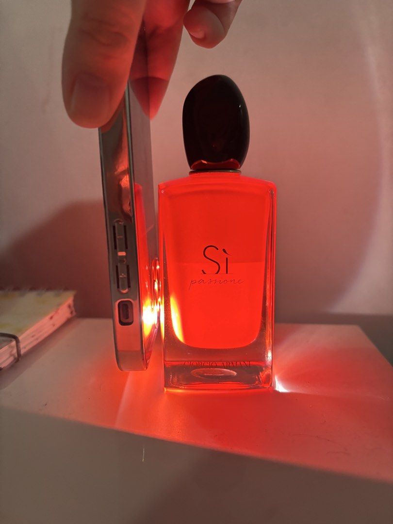 Giorgio Armani Sì Passione Eau de Parfum (Category: Fragrance & Deodorants) located in Caloocan City. Submitted by dekalaterr (Listing ID 1468513577, Image 2). Description: Giorgio Armani Sì Passione 50/100ml No box 📍 Fairview, Q.C. .