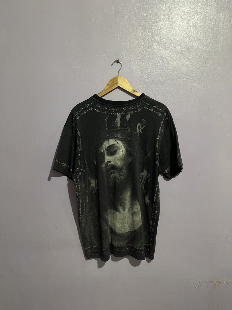 Givenchy Jesus Tee (Category: Tshirts & Polo Shirts ) located in Angeles City. Submitted by andreiboughts (Listing ID 1468645415, Image 2). Description: Length: 29 Width: 22 Condition: 8.5/10 Color rate: 8.5/10 Issue (s): stretched neckline, minimal loose stitching, color rate Complete Tags ✅ Small on tag.