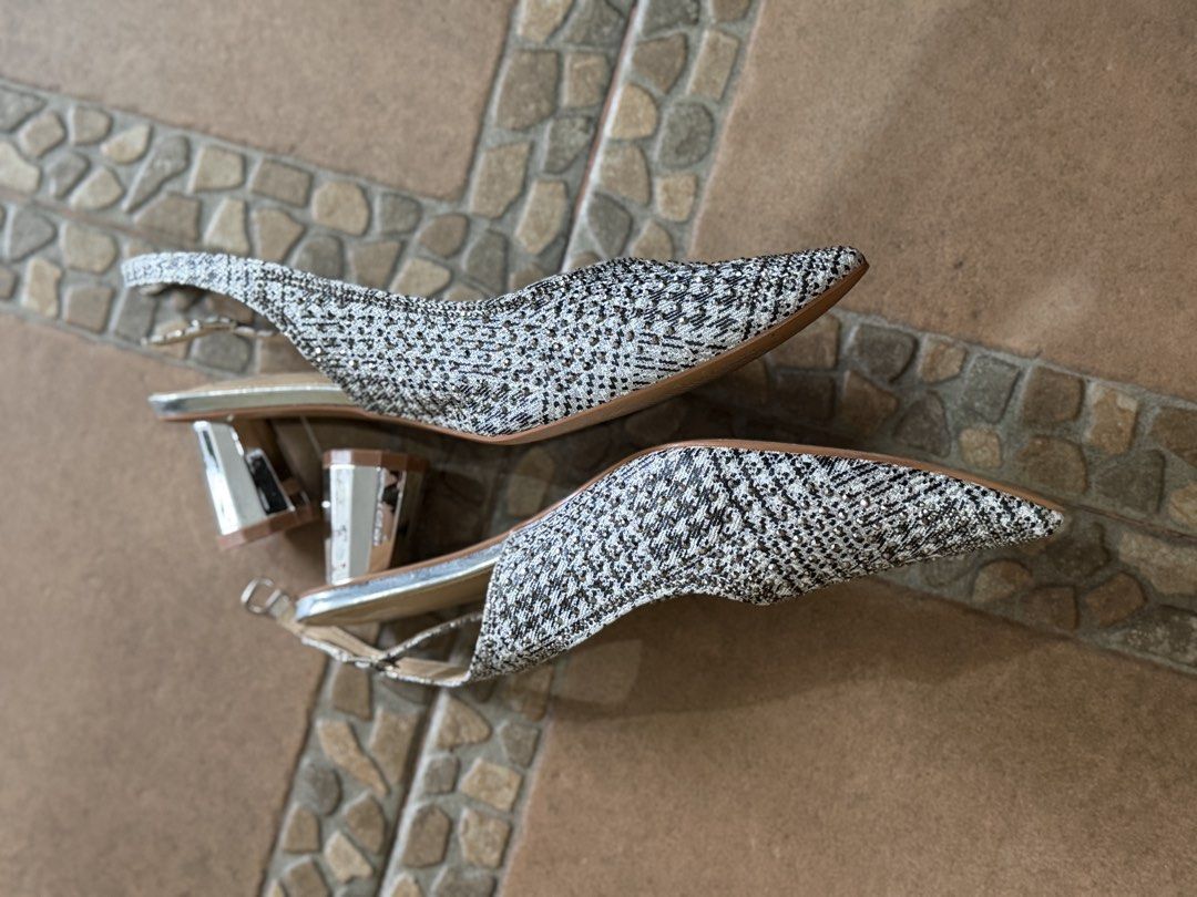 Glittery Shoes (Category: Heels) located in Quezon City. Submitted by relovedmebykay (Listing ID 1468570102, Image 2). Description: .