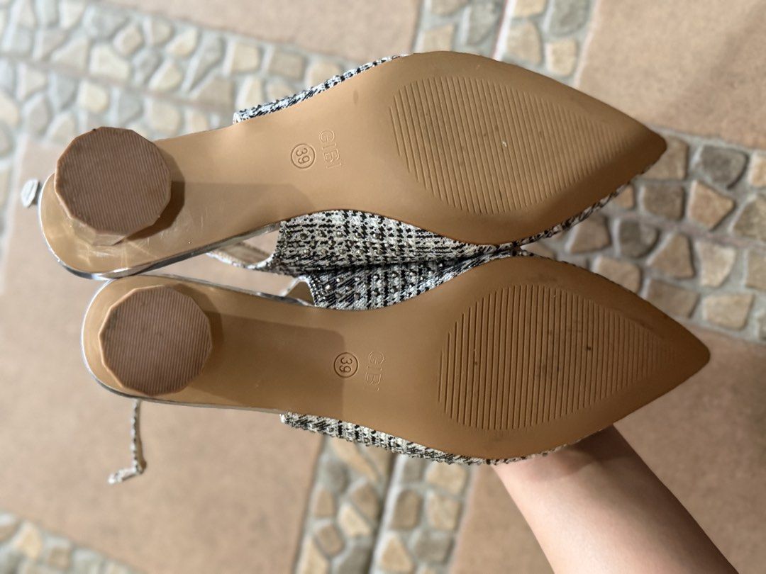 Glittery Shoes (Category: Heels) located in Quezon City. Submitted by relovedmebykay (Listing ID 1468570102, Image 3). Description: .