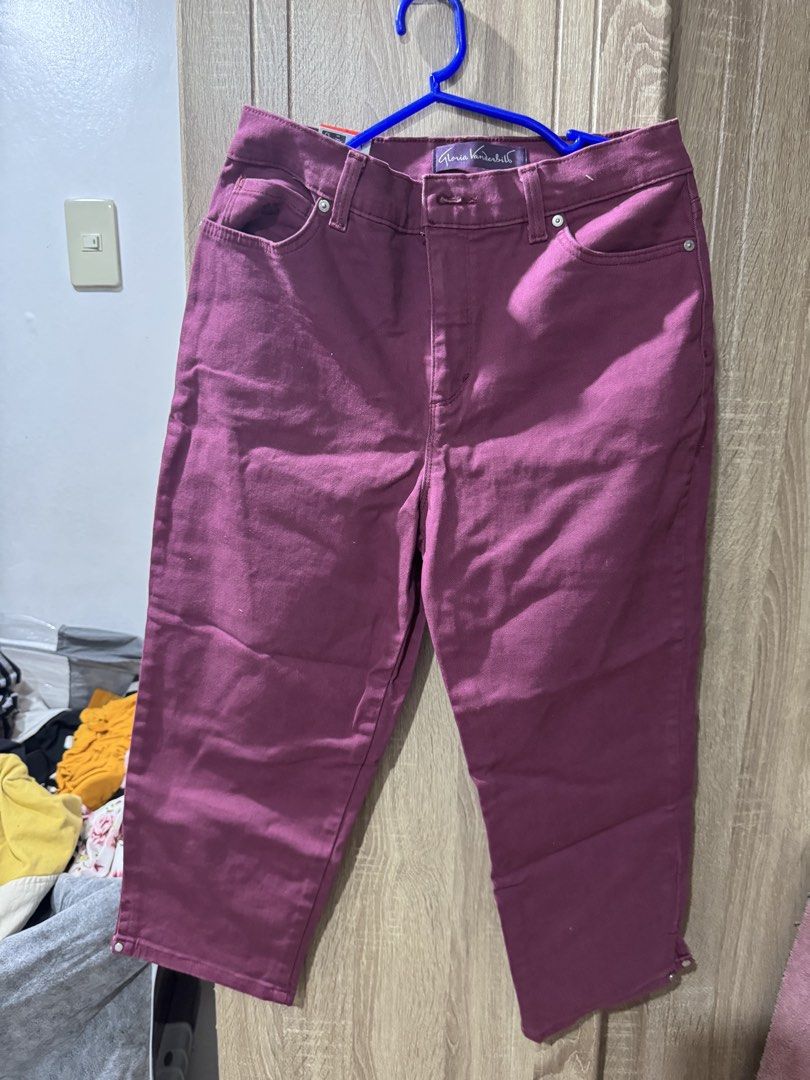 Gloria Vanderbilt Purple Pants (Category: Jeans) located in Baras. Submitted by vale831 (Listing ID 1468622242, Image 1). Description: - Brand/Style: Gloria Vanderbilt classic denim-style pants - Color: Dark purple / plum - Details: Front pockets, belt loops, button and zip fly closure - Condition: Good, perfect for everyday wear.