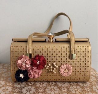 （分類：）位於 。 由 closetoffical 提交（商品編號 1468651638，圖片 1）。簡介： 。