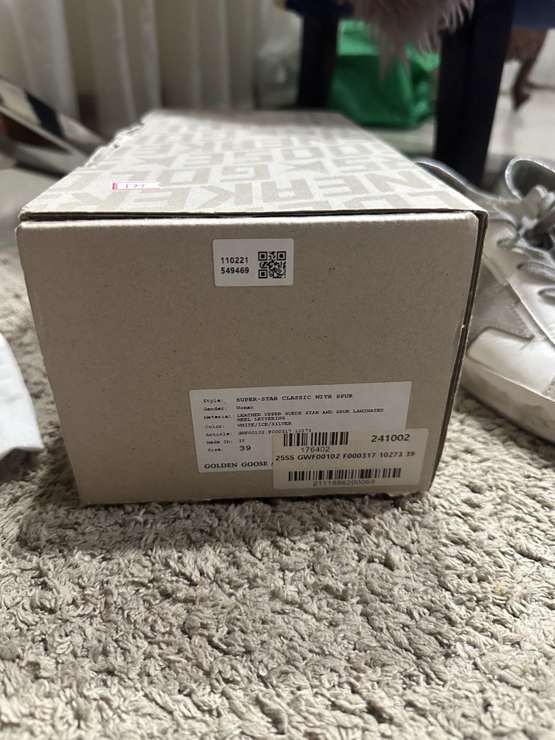 Golden Goose Superstar (Womens US 9) (Category: Sneakers & Footwear) located in Bacolod City. Submitted by passi0nfruitgreentea (Listing ID 1468624744, Image 3). Description: size: womens size us 9 100% authentic (can provide receipt/proof of purchase) used twice bought for 28k.