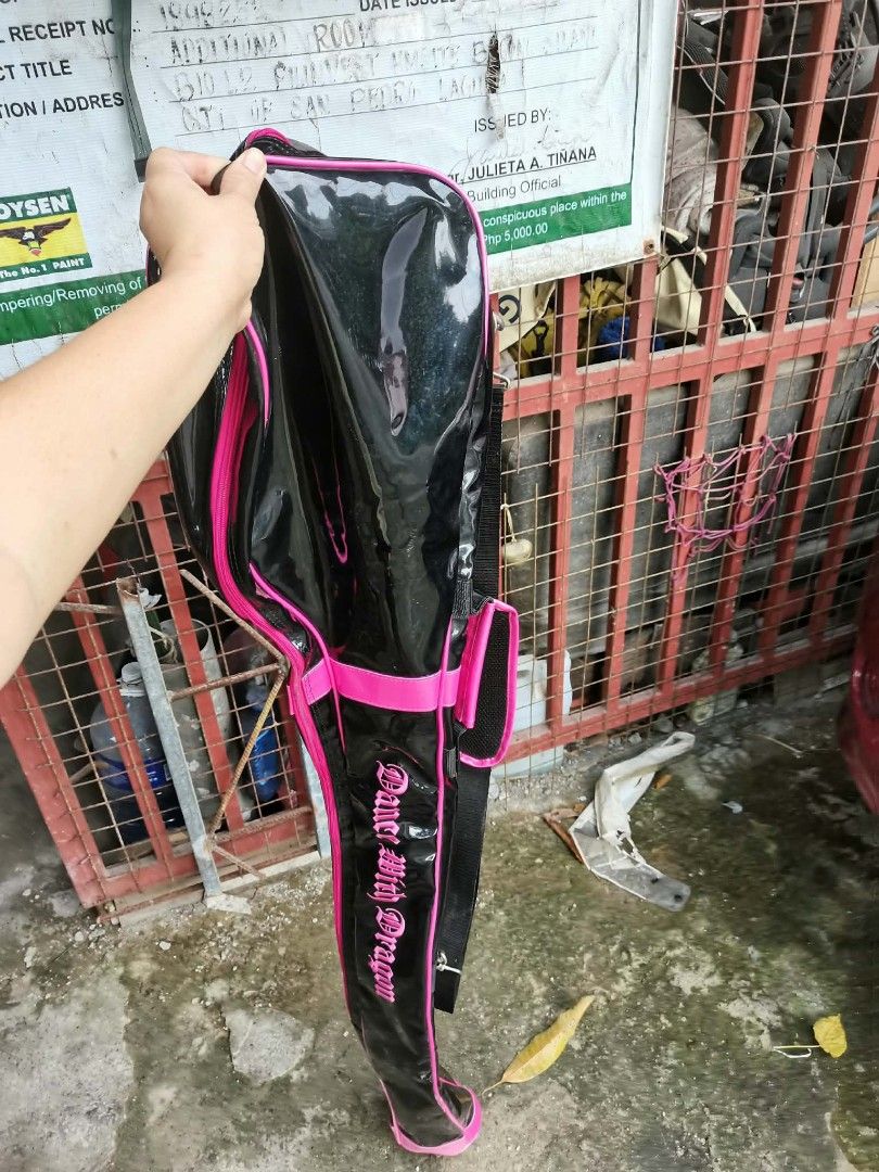 Golf Range Bag (Category: Golf) located in San Pedro. Submitted by trisheljas_japansurplus (Listing ID 1468663021, Image 3). Description: 📍For Sale📍 Golf Range bag For ladies all zippers are working good condition location 📍 Filinvest Homesite barangay bagong silang san pedro laguna 📍.