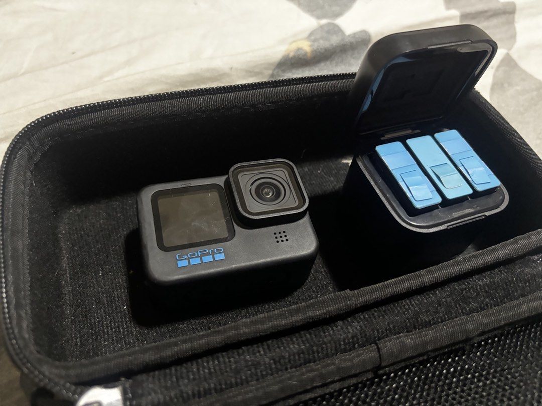 GoPro Hero 10 Black (Category: Cameras) located in Manila. Submitted by bloodycross (Listing ID 1468530558, Image 1). Description: GoPro HERO10 Black + Telesin Extra Batteries 💰 Price: ₱9,500 (Negotiable) Selling my GoPro HERO10 Black with Telesin extra batteries! Features: * 5.3K video recording * 23MP photos * HyperSmooth 4.0 stabilization * Waterproof up to 10m without a housing * Telesin extra batteries included Great for travel, sports, vlo