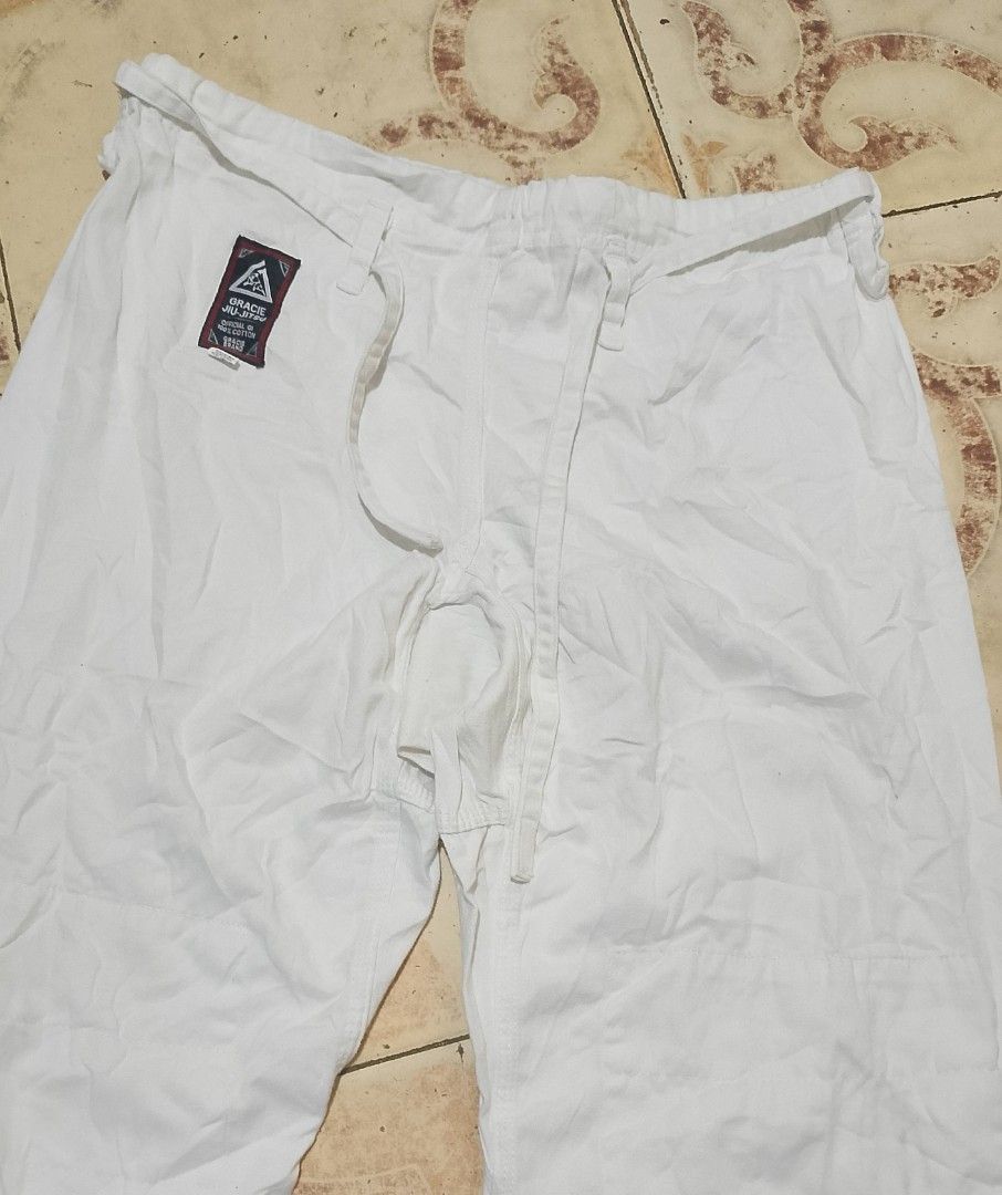 Gracie jiujitsu pants (Category: Activewear) located in Baguio. Submitted by ukay.kayuhjan (Listing ID 1468627102, Image 2). Description: gracie jiujitsu pants 32-36waist 37length excellent 480.
