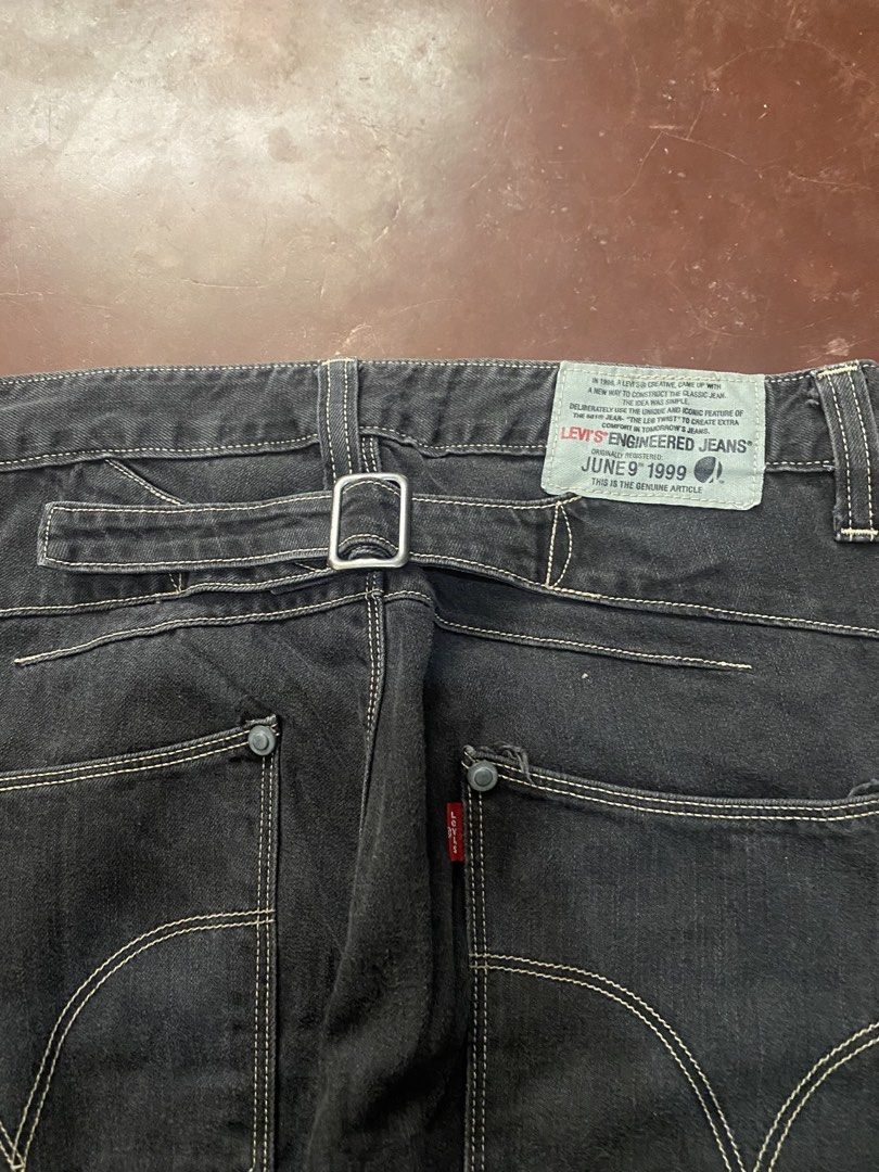 Grail Levi’s Engineered Buckle Slim Bootcut (Category: Jeans) located in Malita. Submitted by ronnyboi (Listing ID 1468630670, Image 2). Description: W:29 (belt 26) L:40 T:11 H:7 Mine:2200.