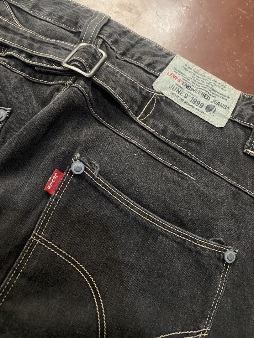 Grail Levi’s Engineered Buckle Slim Bootcut (Category: Jeans) located in Malita. Submitted by ronnyboi (Listing ID 1468630670, Image 3). Description: W:29 (belt 26) L:40 T:11 H:7 Mine:2200.