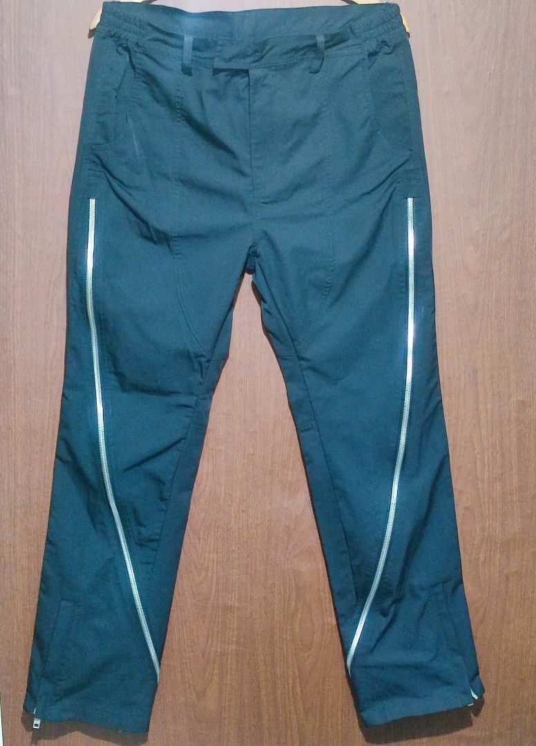 Grailz nylon Pants (Category: Trousers) located in Pasig City. Submitted by supremokicksmanila (Listing ID 1468676372, Image 1). Description: Grailz nylon pants 36x41 excellent condition 1499 shipped dm to purchase lalamove within metro j&t outside metro no rush shipping no return and exchange policy.