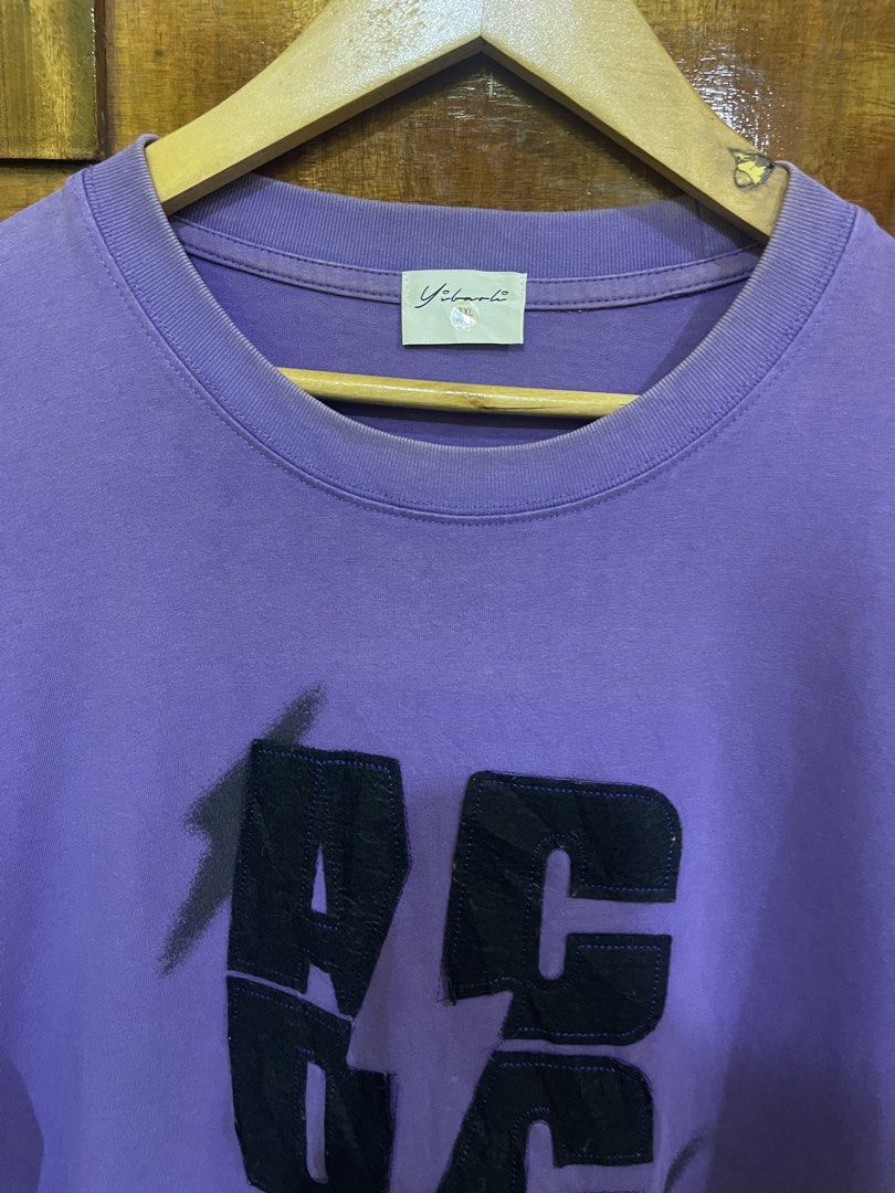 Graphic Shirt (Category: Tshirts & Polo Shirts ) located in Marikina City. Submitted by greatfindsmnlph (Listing ID 1468509583, Image 2). Description: Graphic Shirt Price: 180 Size: XL Width: 25 Length: 30 Color: Violet Color Rate: 9.8/10 Condition: 10/10 Very nice in actual.