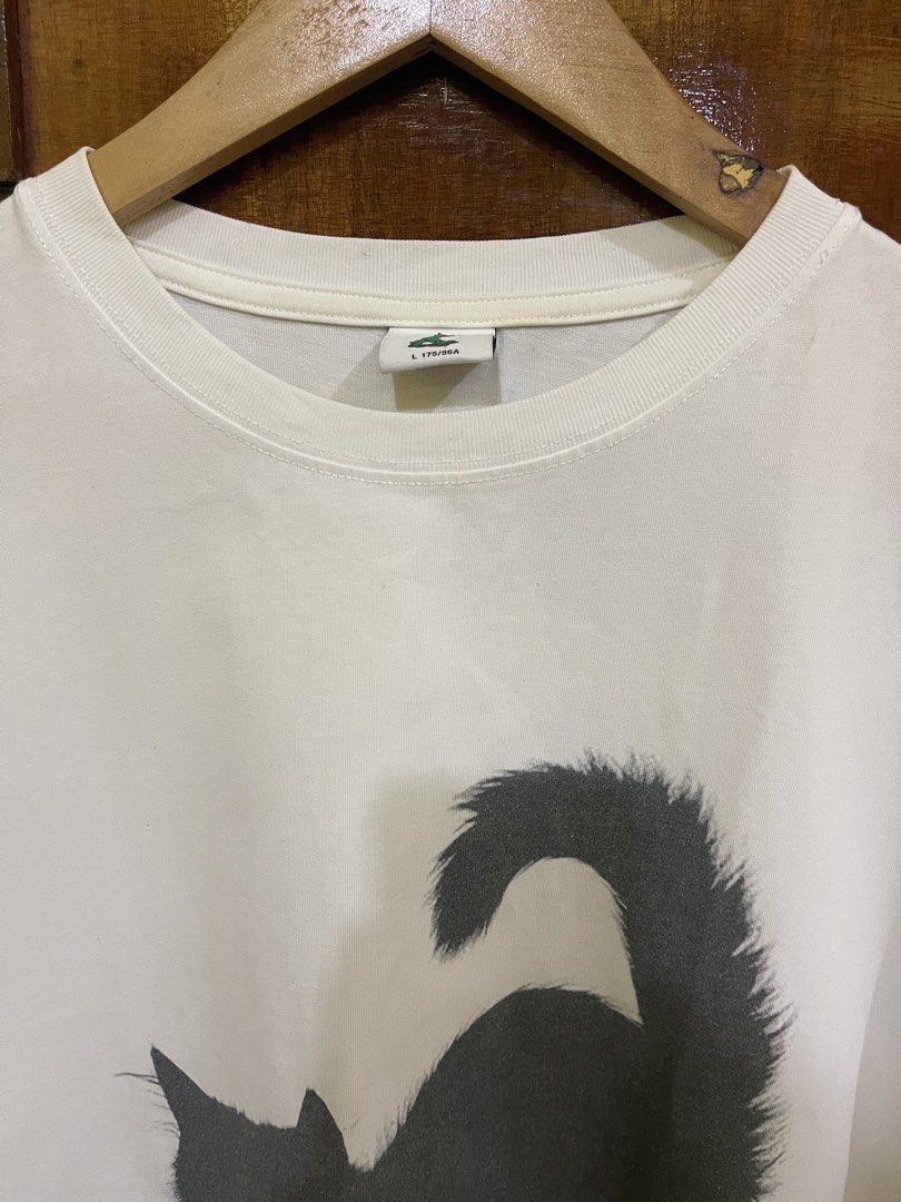 Graphic Shirt (Category: Tshirts & Polo Shirts ) located in Marikina City. Submitted by greatfindsmnlph (Listing ID 1468510201, Image 2). Description: Graphic Shirt Price: 100 Size: Large Width: 22.5 Length: 30 Color: White Color Rate: 9.5/10 Condition: 9.9/10 may pinhole Very nice in actual.