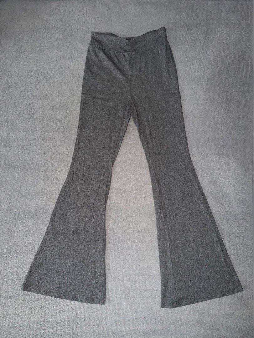 Gray Flared Leggings (Category: Other Bottoms) located in Quezon City. Submitted by spicycalimaki (Listing ID 1468629673, Image 1). Description: - size S - cute for pilates/yoga! - last price posted.