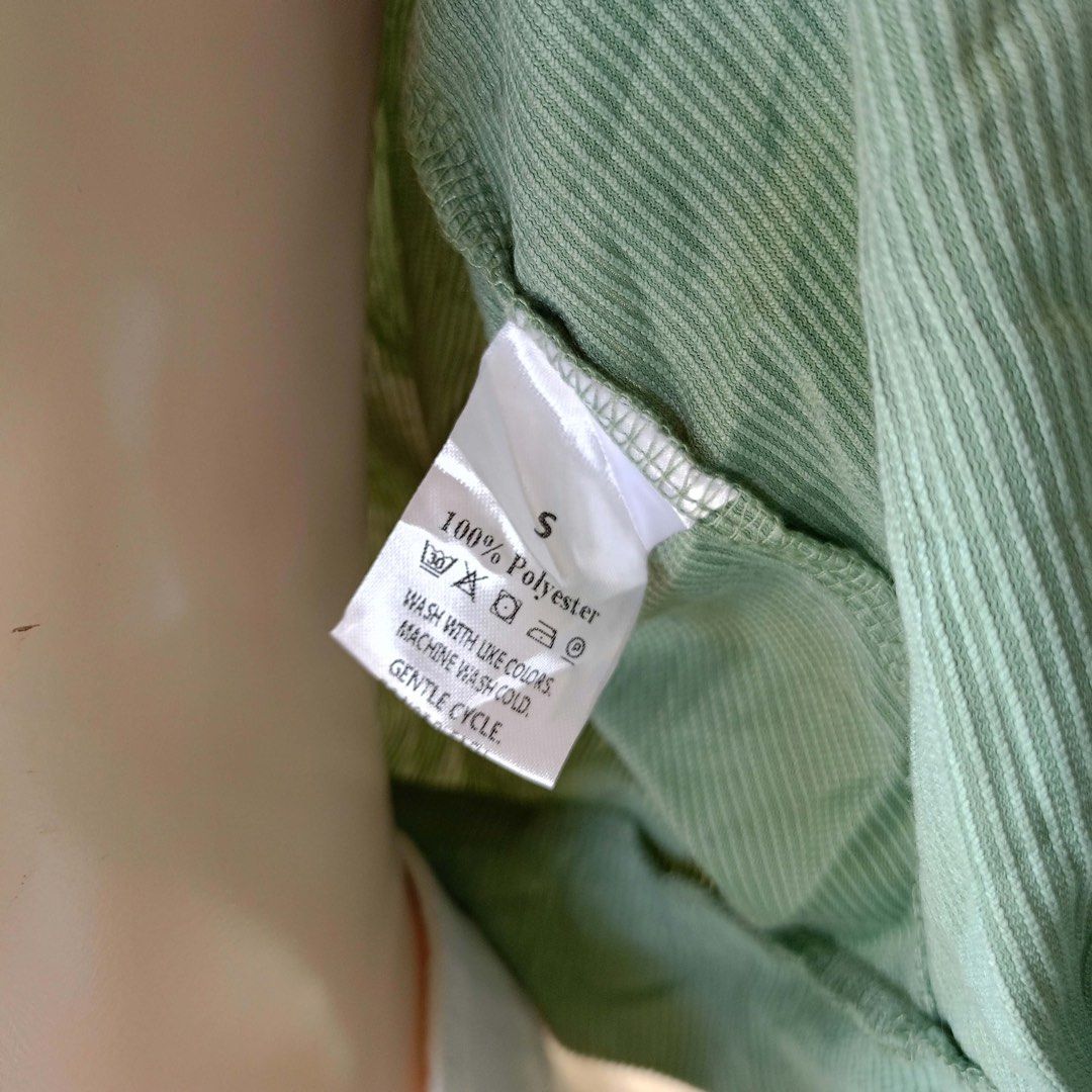 Green top (Category: Blouses) located in Barugo. Submitted by green.trendsetter (Listing ID 1468519458, Image 2). Description: .