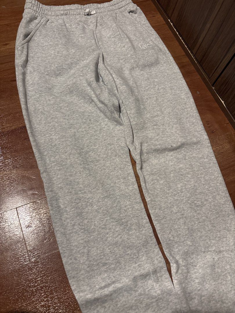 Grey Gray H&M Sweatpants (Category: Other Bottoms) located in Manila. Submitted by puebleu (Listing ID 1468615473, Image 1). Description: grey sweatpants h&m activewear or sleepwear comfy and nice.