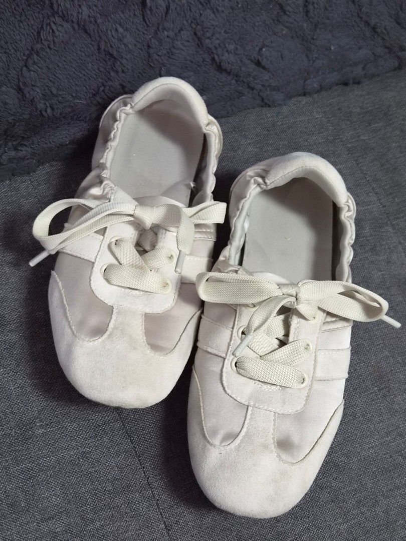 GU Ballet Sneakers US5.5 (Category: Sneakers) located in Quezon City. Submitted by theclutter__ (Listing ID 1468505768, Image 1). Description: no box as is.
