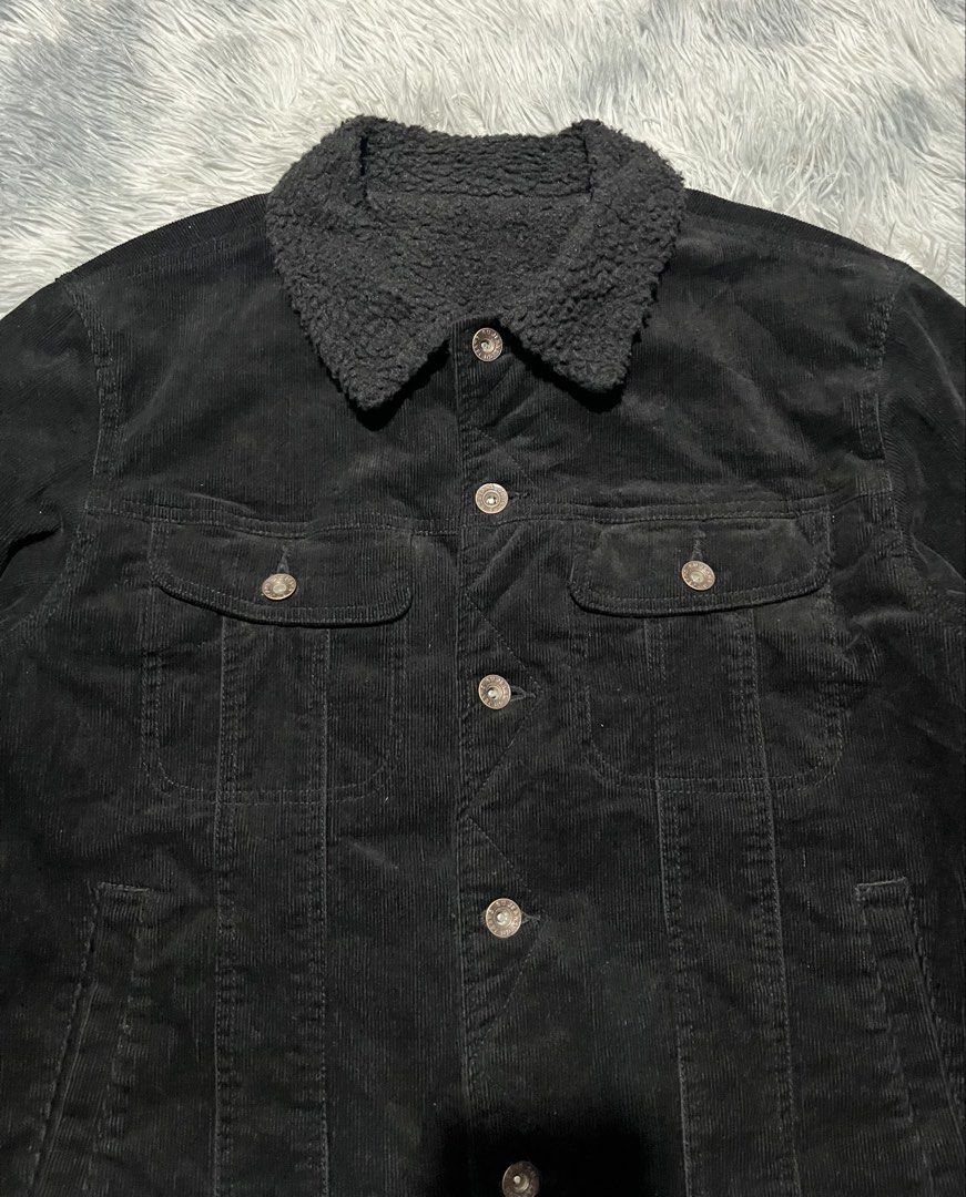 GU Boa Jacket (Category: Coats, Jackets and Outerwear) located in Sasmuan (Sexmoan). Submitted by winterclothes.ph (Listing ID 1468525169, Image 2). Description: GU Boa Jacket M on tag Width 21 Length 24.5 Excellent Condition.